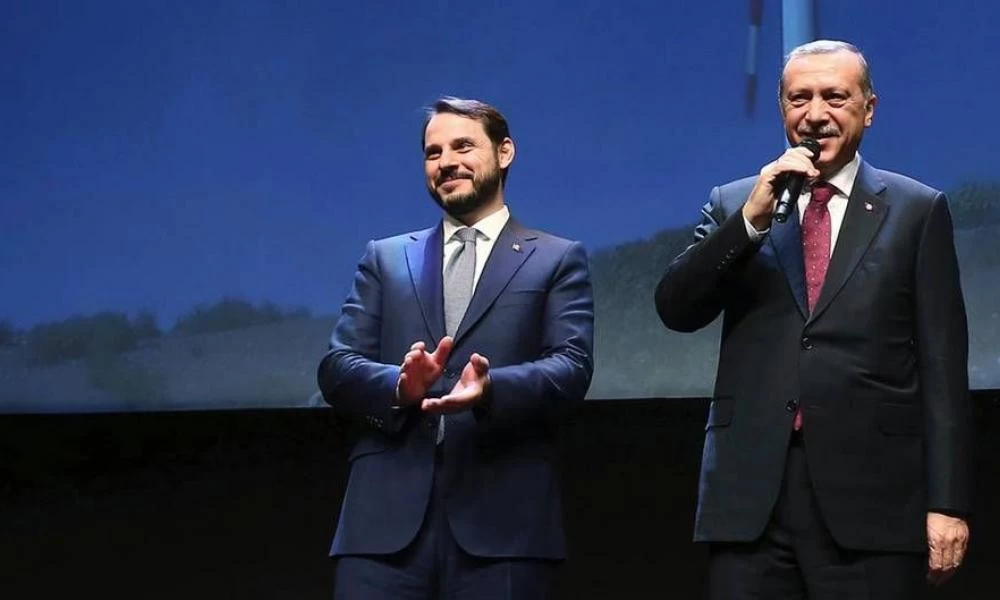 Ο Ερντογάν ''απειλήθηκε'' με ''αποστασία'' από 40 βουλευτές